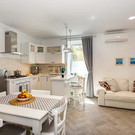 Mia Apartment *